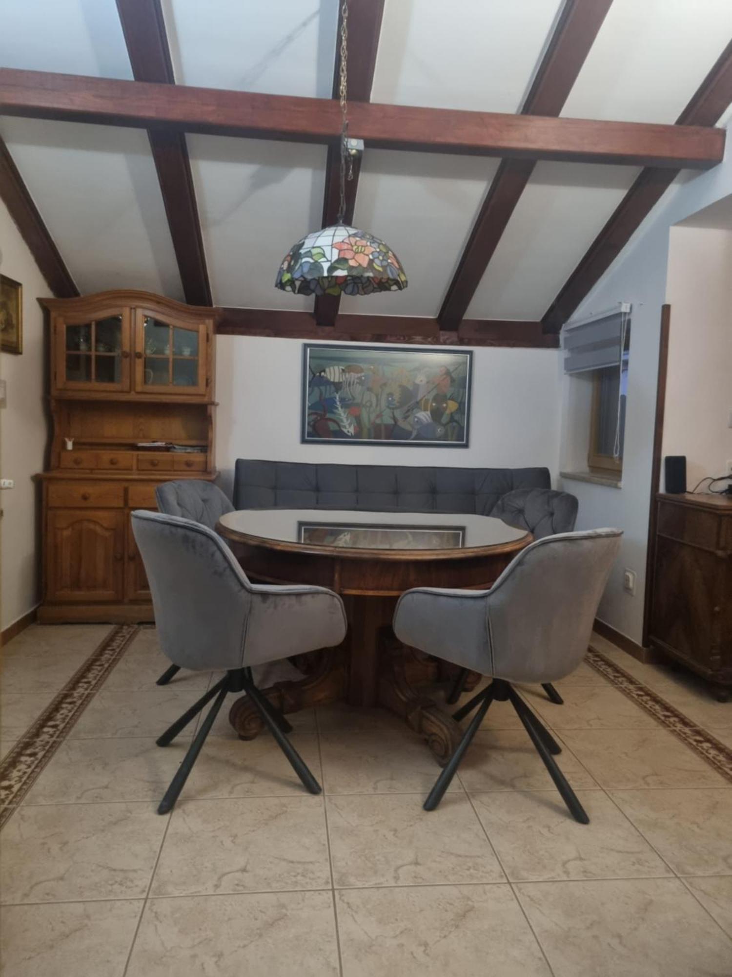 Veronica Apartman *